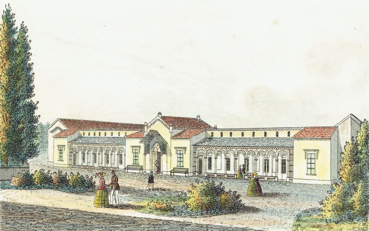 Malerische Biedermeier-Szene: perspektivische Ansicht des Gebäudes mit zartem Holzsäulengang beidseits des Portals; davor Spaziergänger und Bänke.